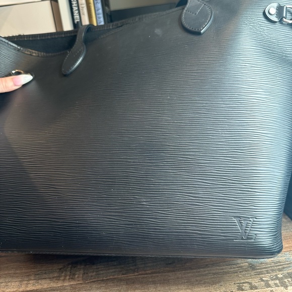 Louis Vuitton Epi Leather Neverfull MM Black | Like New + Entrupy COA+Insert - Picture 3 of 16